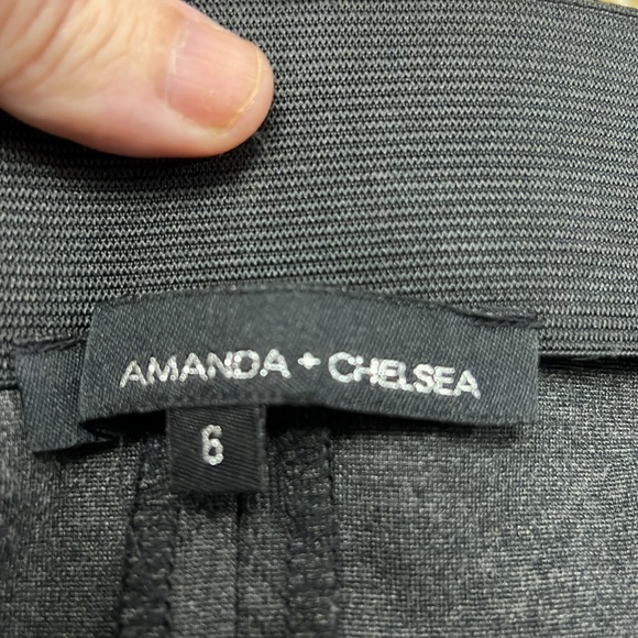 Amanda & Chelsea Skirt Size Small - Picture 3 of 3
